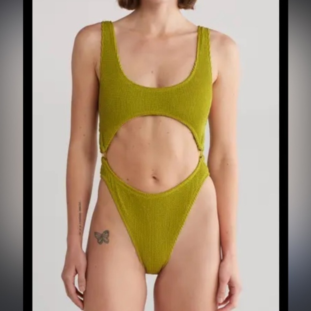 Good American Always Fits Cutout One-Piece Swimsuit size 3/4